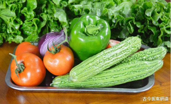 血糖|红薯是血糖“催化剂”?医生:不想血液“甜如蜜”,3种食物要远离