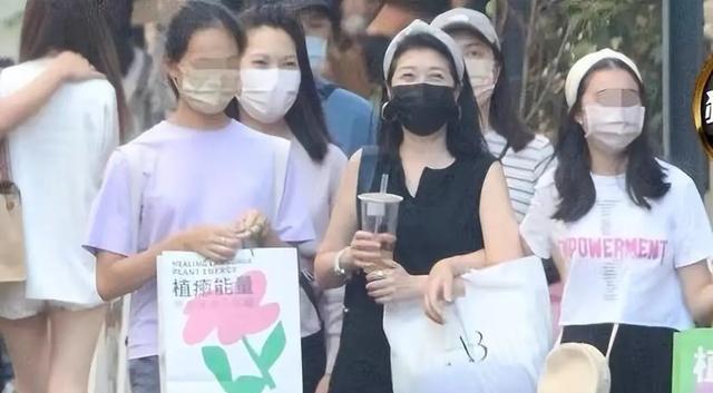 夏克立|夏克立来台与黄嘉千打官司,否认自己精神有问题,离婚并不顺利