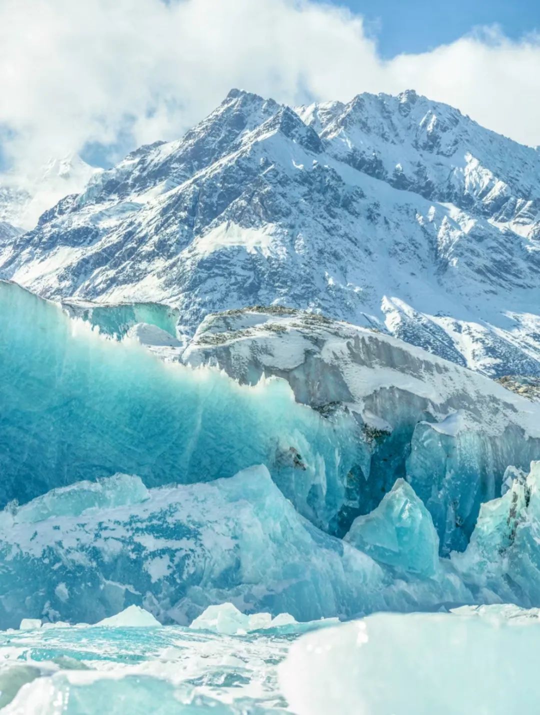 电影|电影《中国机长》取景地，雪景不输瑞士，拥有世界上最年轻的冰川