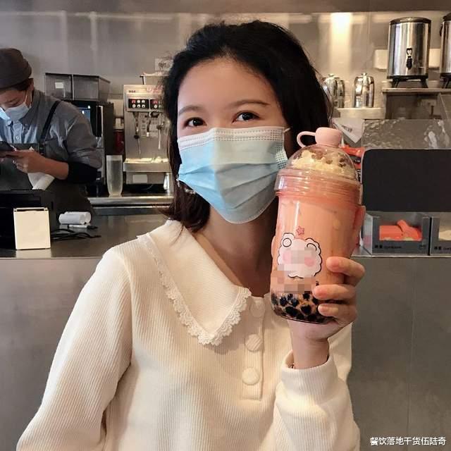餐饮老板：醒醒吧，别人吹牛你也信，活该你没生意