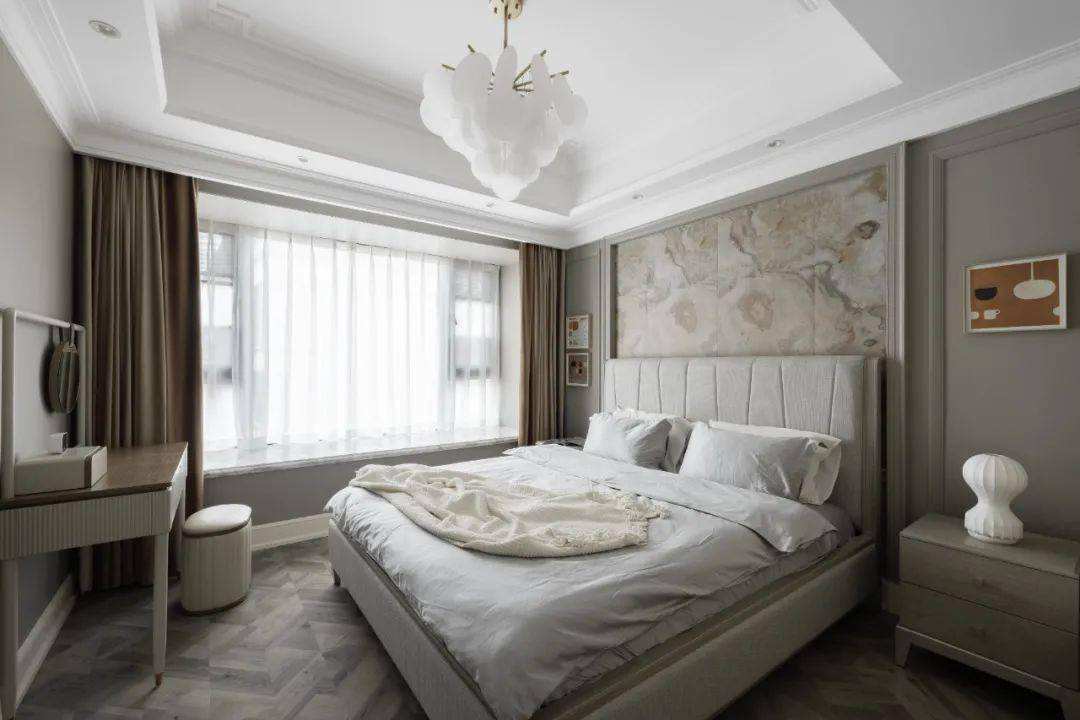 卧室床尾如何设计,虽然容易被忽视,但其实也有大用处