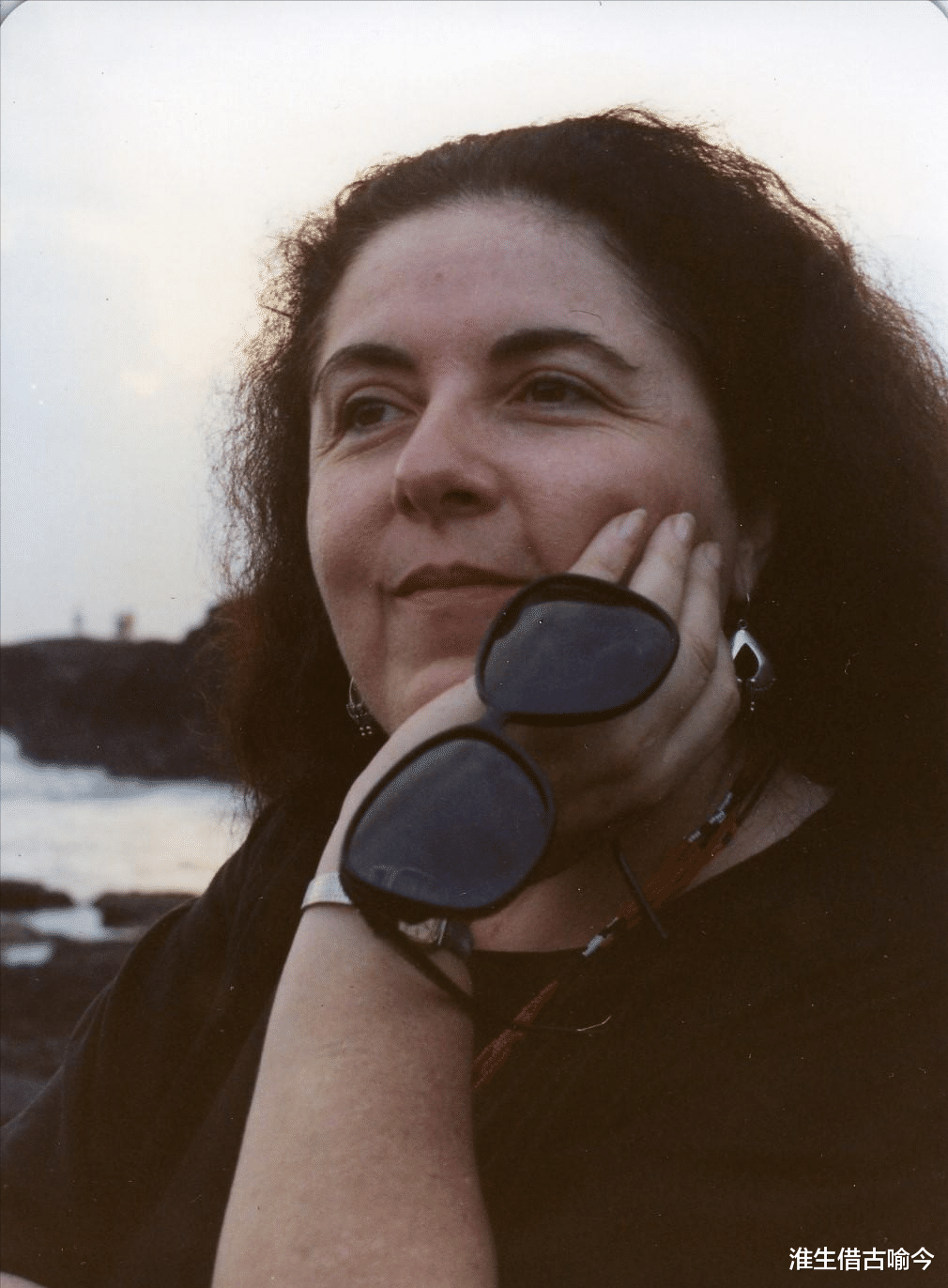 奥巴马|奥巴马苦命的母亲：18岁嫁黑人被弃，二段婚姻失败，53岁患癌去世