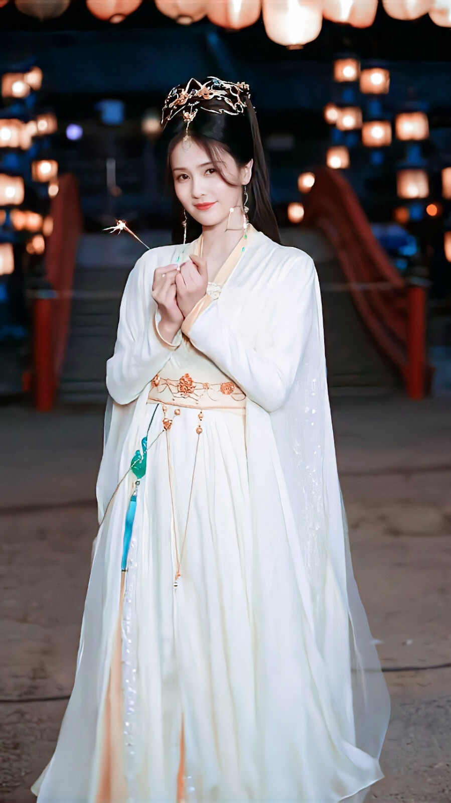 长月烬明|《长月烬明》服化道好高级,白鹿造型令人惊艳