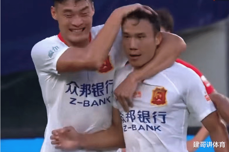 广州队|回归广州队却没位置！李学鹏之后又一位千万先生面临退役