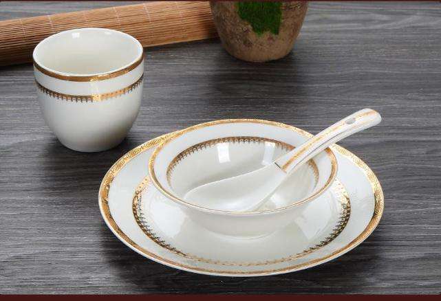 河南郑州,两男两女在一家餐厅共消费214元
