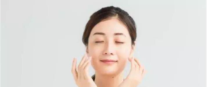 爽肤水 吃土也要买的5款“爽肤水”，收缩毛孔、调理肌肤，保湿更嫩肤