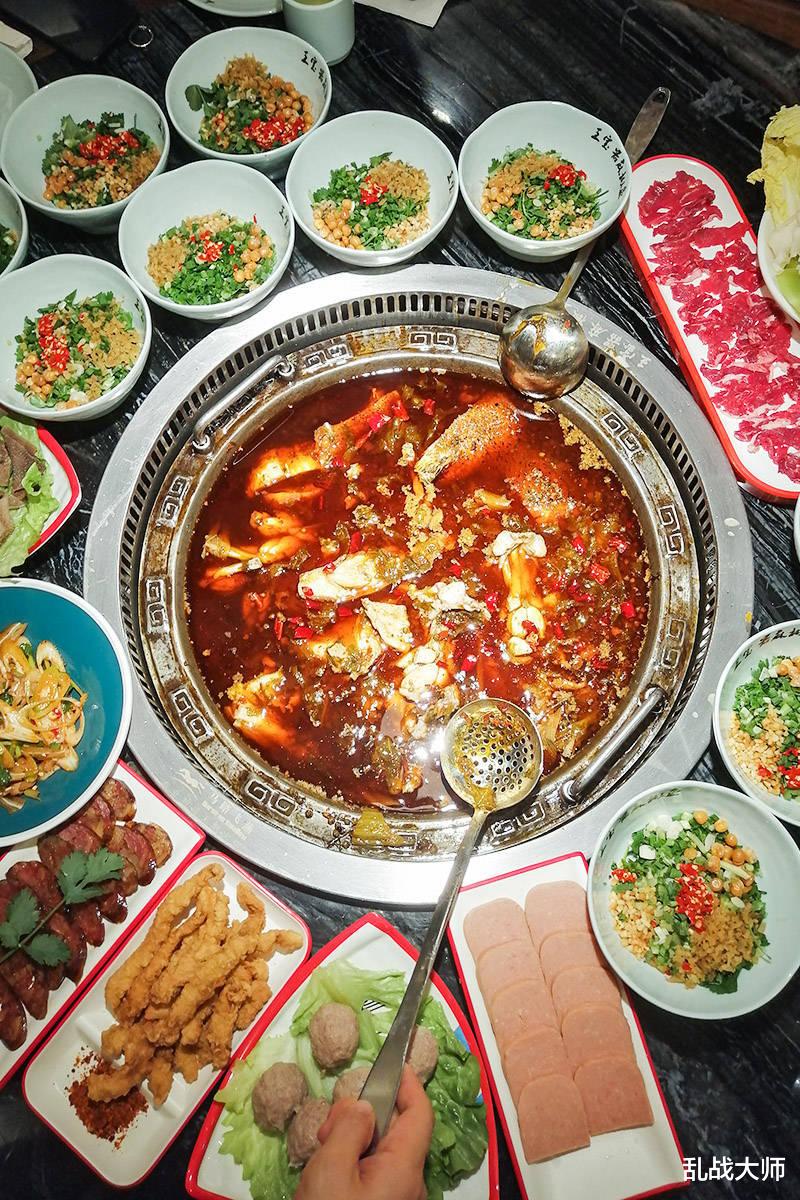 有足球那么大的鱼头! ! 换谁都喜欢世界杯