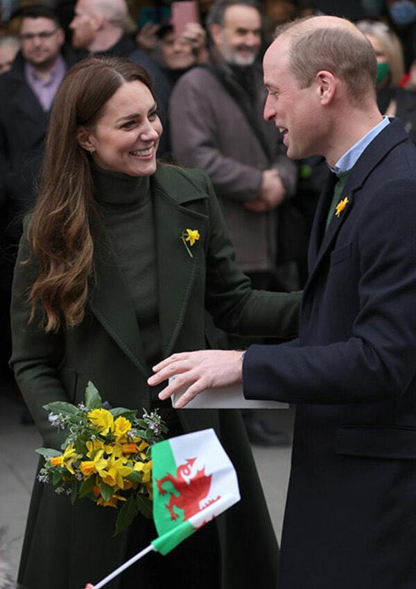 路易·亚瑟·查尔斯|凯特和威廉欢乐家庭日照片流出，粉丝陷入疯狂，路易王子得到安慰