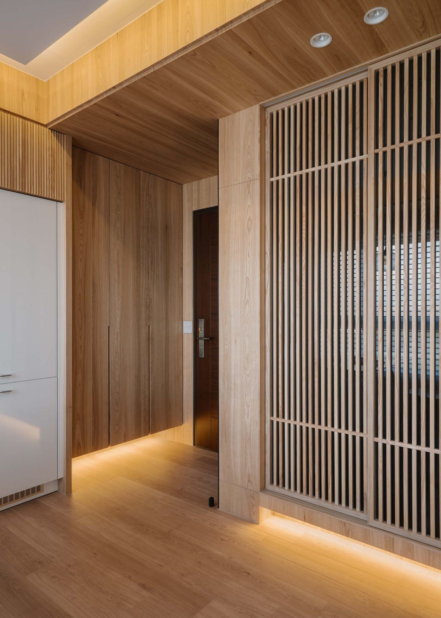 65平原木色二居室对空间做减法只作必要收纳,让空间回归到使用中