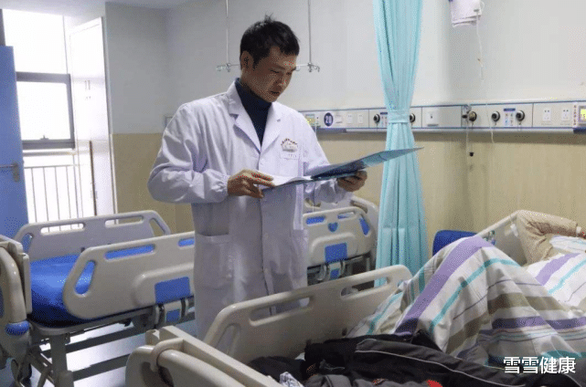 蝴蝶|晨起一杯“毒开水”,61岁大叔肾衰离世,医生:无知害人不浅