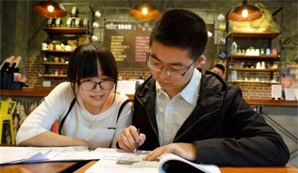 医生|“理想型”男友职业排行榜，医生成了香饽饽，警察未入前五名！