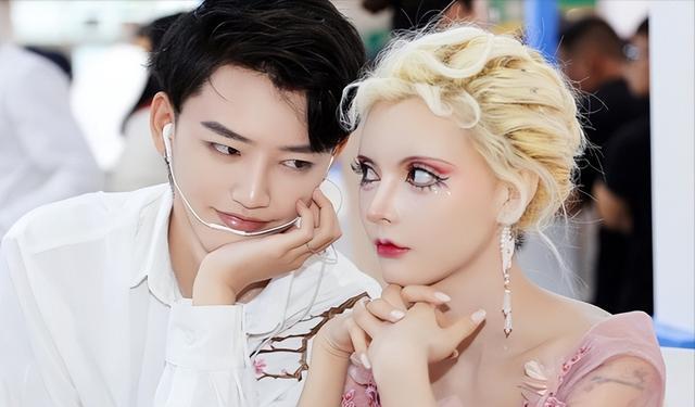 整容|“真人芭比”迪丽拉：富豪甩400万要求卸妆，看完后网友沉默了