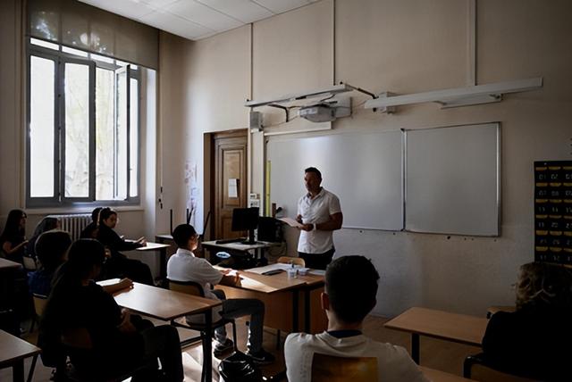 天津市|法国教师职业吸引力急剧下滑