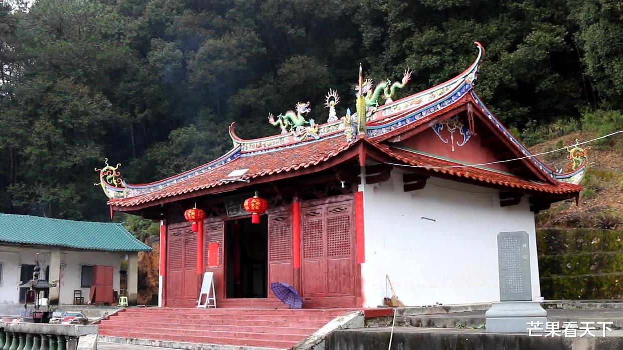 |福建大山发现神秘寺庙,建造在高山悬崖之上,终年笼罩在云雾之中