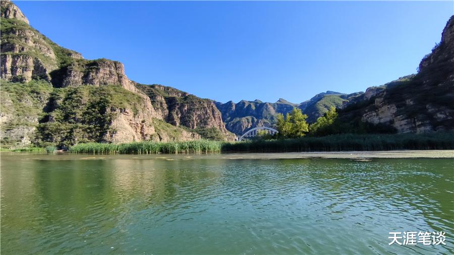 秦岭|这里美得令人心醉，风景撩人珍珠湖，铁路拱桥架南北