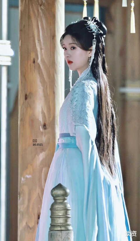 白江波|95小花扎堆古装剧,赵露思虞书欣宋祖儿妆造各有特色,你最期待谁?