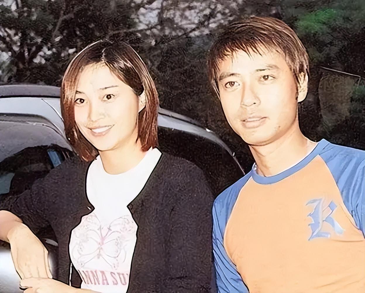 李克勤|55岁港星李克勤内地捞金！坐拥数亿豪宅，小6岁娇妻把控财政大权