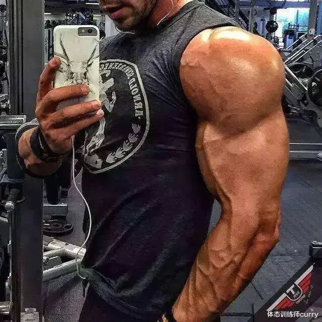 三角肌|想塑造3D肩膀?不注意这三个常见错误,你的肩部训练等于白练!