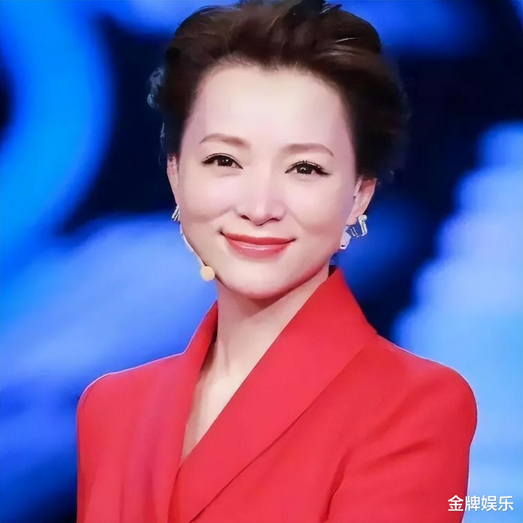 央视|央视开始力捧三位女主持人！董卿之后，谁有希望成为新一姐？