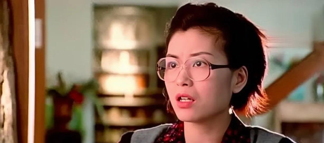 伍咏薇|伍咏薇:就算老娘披块布,都比你们风情万种