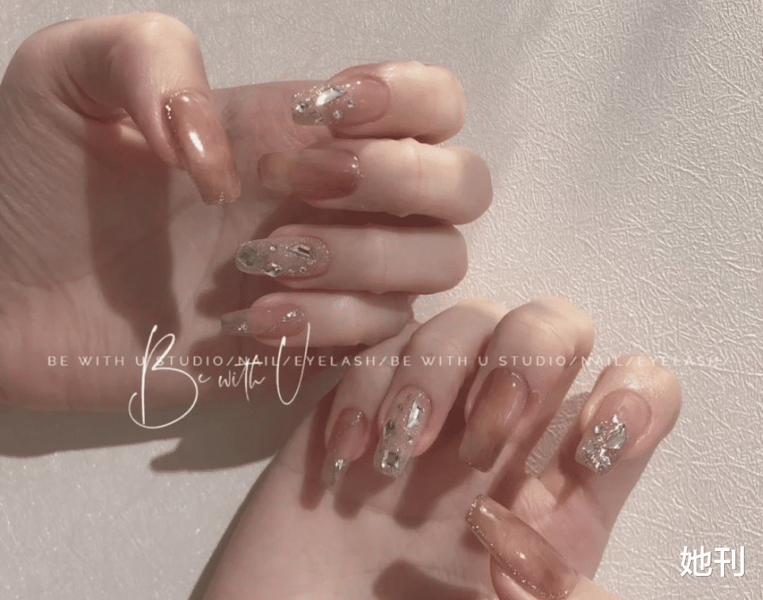 美甲 全网都在夸杨幂这个照片美,开春爆款已经预定