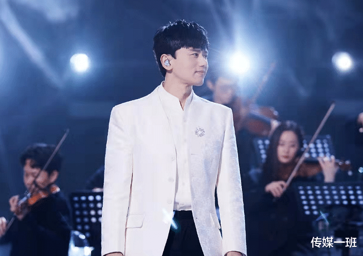 陈伟霆|五四晚会5大看点：赵丽颖陈伟霆再同框，檀健次化身国风少年品诗