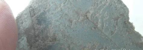 翡翠|13种翡翠原石灯下现原形