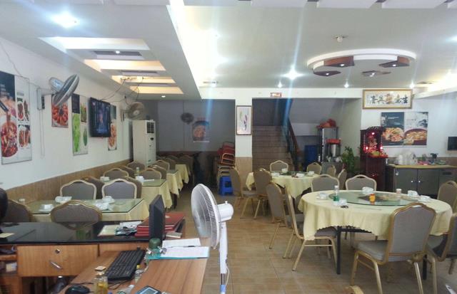 陪母亲看房发现商机，造就千亿商业帝国，让无数“房奴”买单