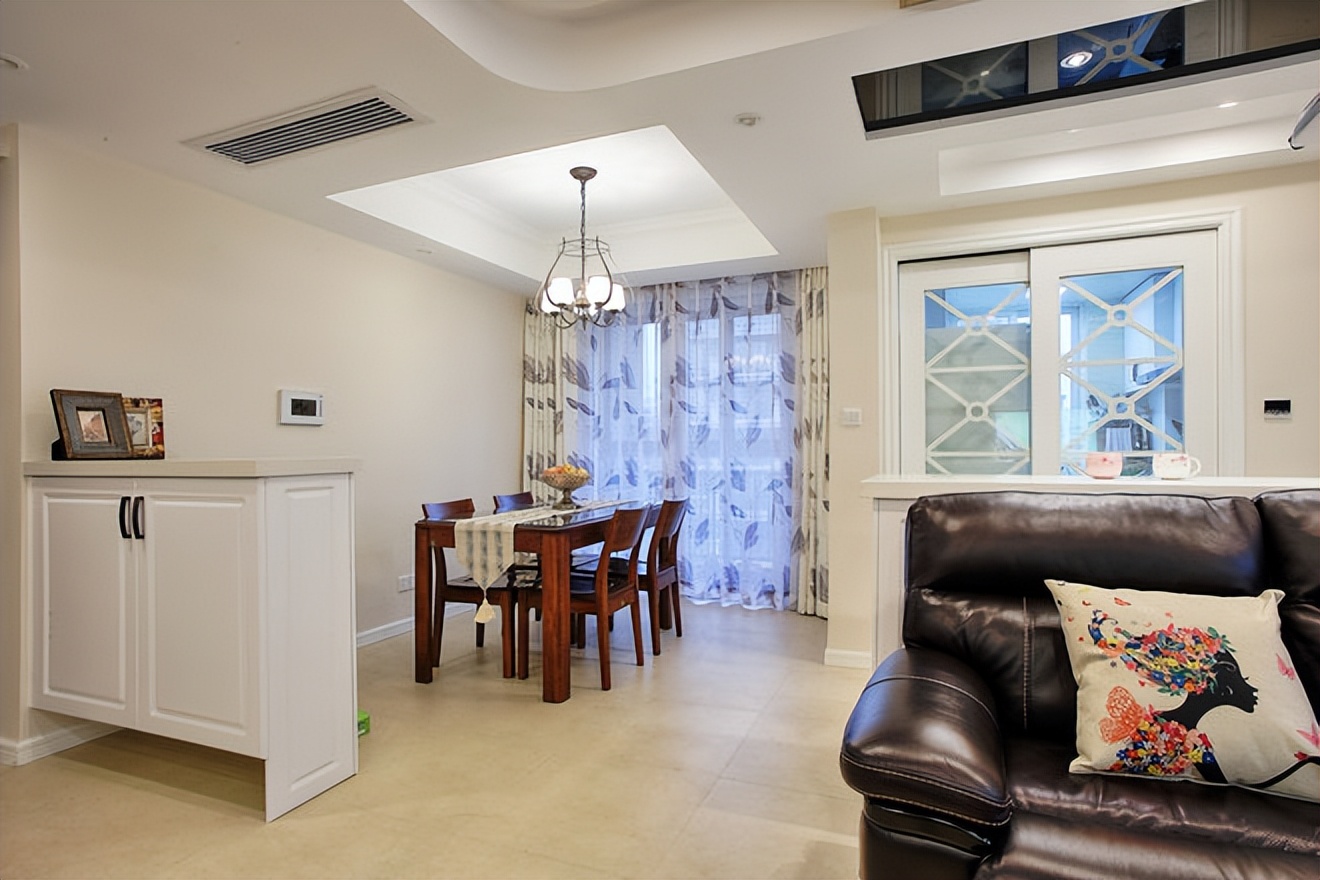 老公坚持天花板加两根横梁,效果惊艳,邻居过来围观,太有面了!