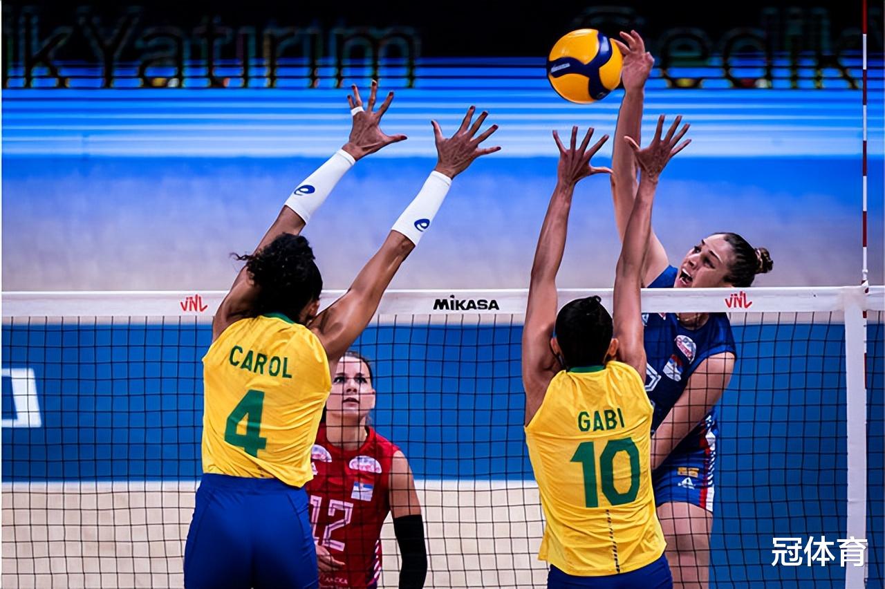 巴西女排|3-1！女排世界冠军晋级决赛：单局轰出25-18，逆转欧洲豪门
