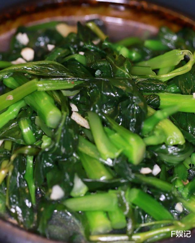 杨卓娜|TVB艺人杨卓娜亲自下厨烹饪美食为继女庆生 与两位继女像亲生母女