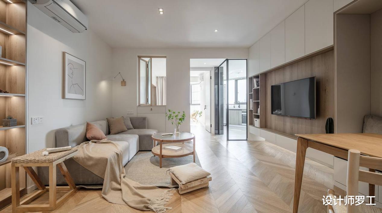 90后夫妻不听劝告买下66㎡老房子,装修后却惊艳了所有人