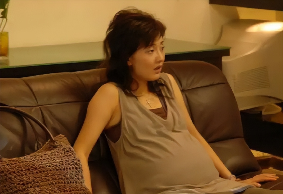 牛莉|牛莉：最美好的年纪嫁给“普通男人”刘亚东，婚后生三孩幸福美满