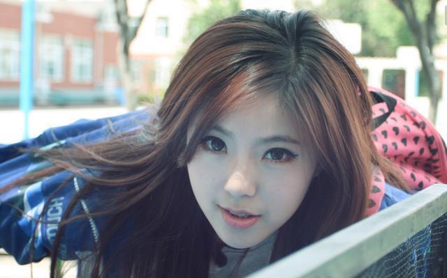 赵奕欢|赵奕欢:火辣身材上位,却自曝月薪5千,生活穷困买不起600元粉底