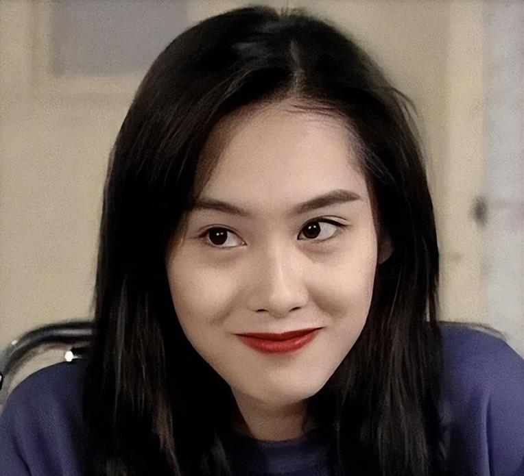 张敏 23岁张敏遇上24岁周慧敏,这10位女星的20几岁,美得不可一世