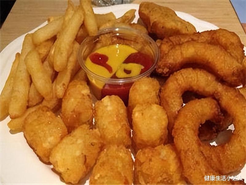 胃黏膜|入冬前,养好胃:日常少做3件事,少吃4种食物,胃会感激你