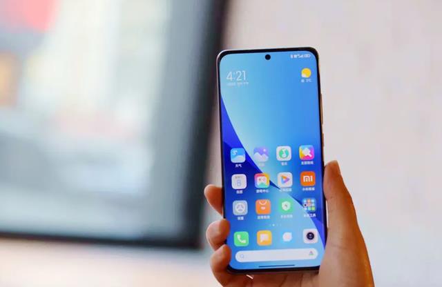 小米科技|618手机价格战来临，苹果华为小米同台竞技，盘点几款不踩坑手机