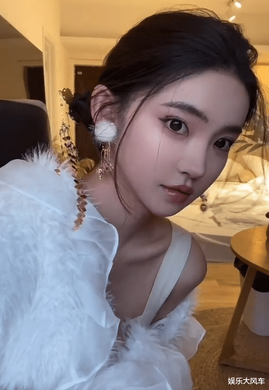 刘亦菲|网红李由成功变身女生,五官精致像刘亦菲:做自己的人最美