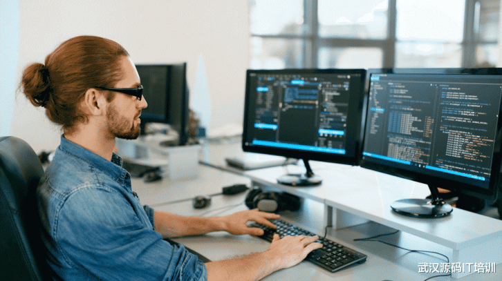 浦东新区|零基础的小白从IT培训班出来后，是如何成为程序员，在IT行业发展的？