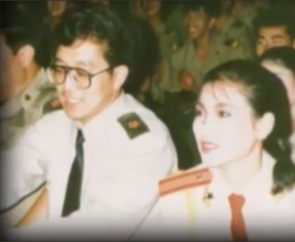 预告片|演员句号:2婚娶小11岁丫蛋,47岁老来得女,风光背后有泪水