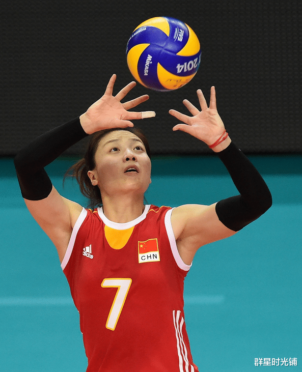 魏秋月|“中國(guó)女排排花”魏秋月：與老公15歲就相識(shí)，卻因郎平走到一起