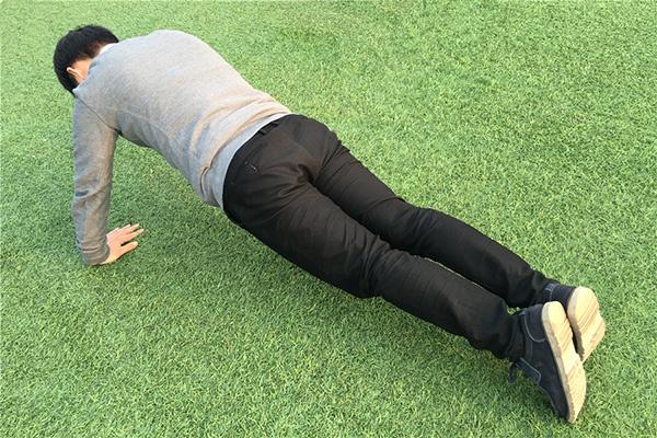 运动|体力好的男性一次能做多少俯卧撑？若你符合标准，说明身体很不错