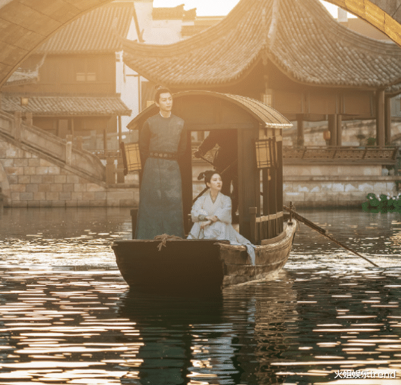 陈晓|《梦华录》刘亦菲陈晓吻戏上热搜，《知否》赵丽颖定妆热搜紧跟