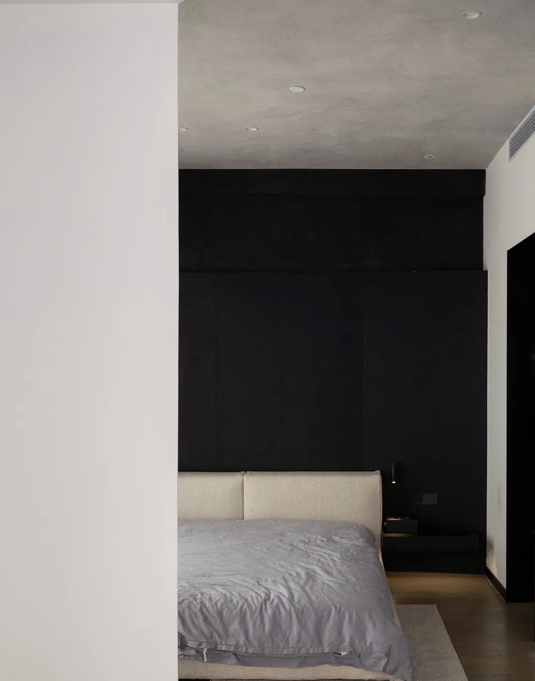 超小户型的全能公寓：几何元素+阶梯式吊顶，隔壁邻居都看愣了！