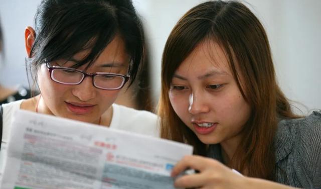 hr|“200，来看门”，成都一HR对大专生出言不逊，后续结果大快人心