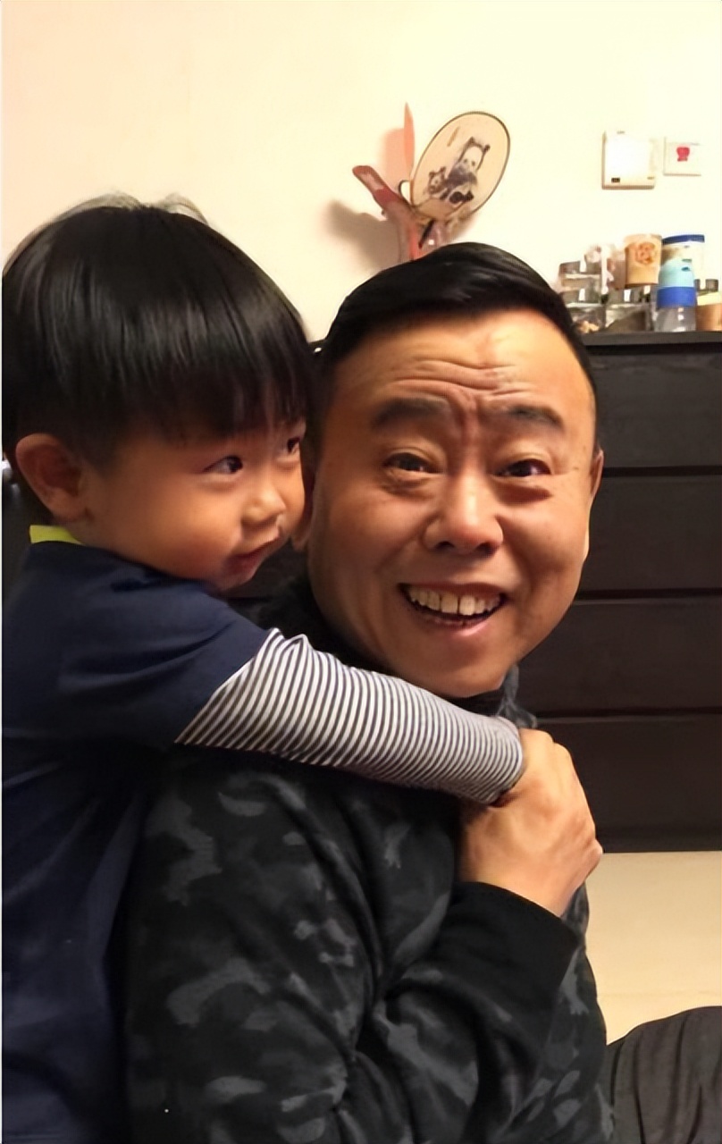 潘阳|潘阳：30岁嫁10亿富豪，全要感谢潘长江？如今为何带儿子长住娘家