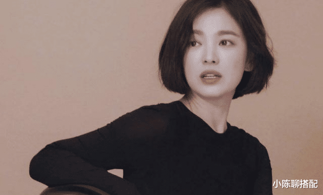 发型 40+女人别留黑长直，太显老，这5种发型正流行，显脸小好打理