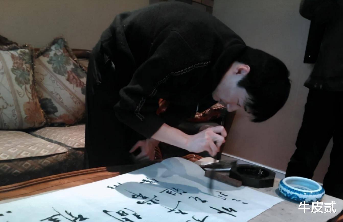 富大龙|表面是过气演员,实际是深藏不露的才子,这些男星个个擅舞文弄墨