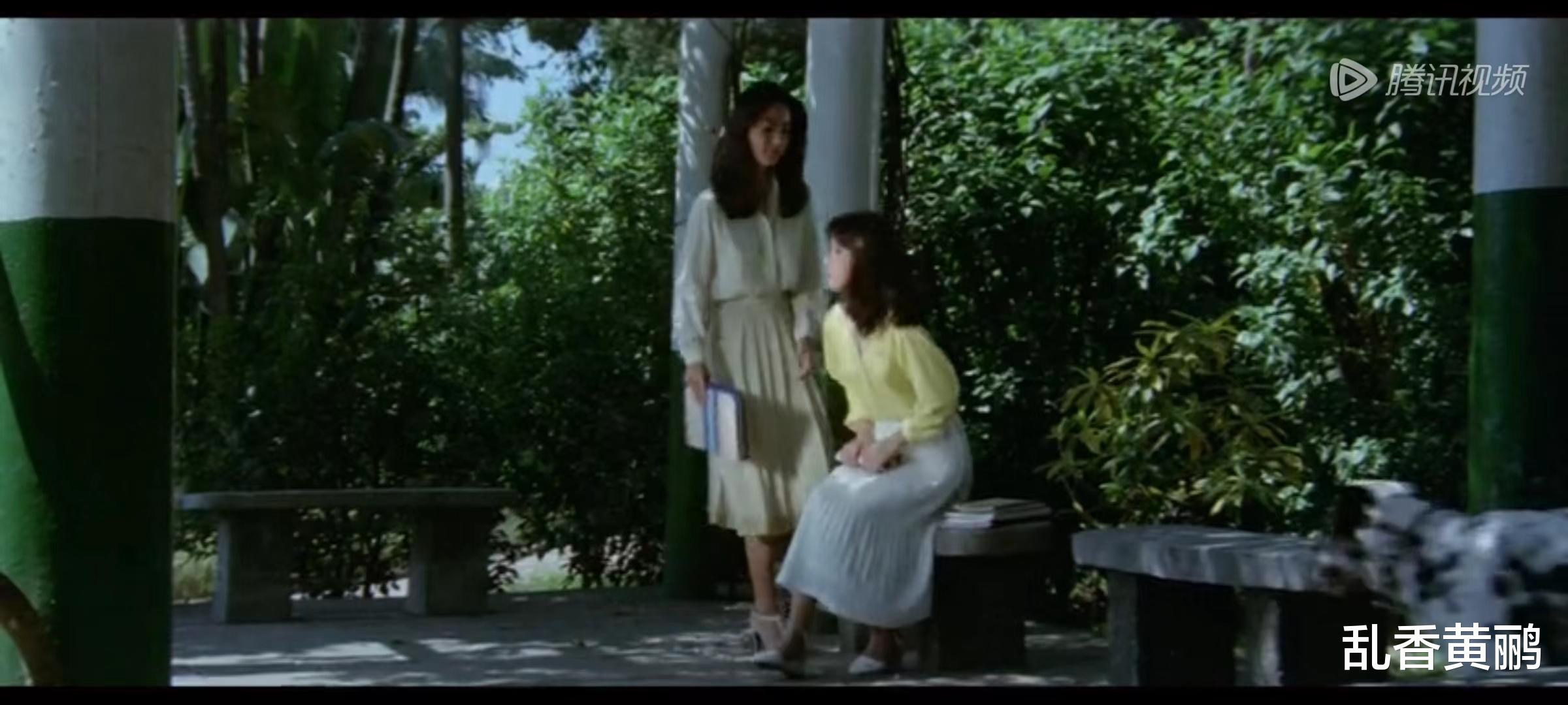 林青霞|42年过去了，再看《金盏花》，林青霞的22套裙装，依旧时尚洋气