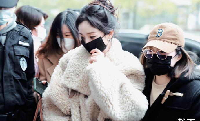 迪丽热巴|开年大瓜!一线顶流意外大肚子